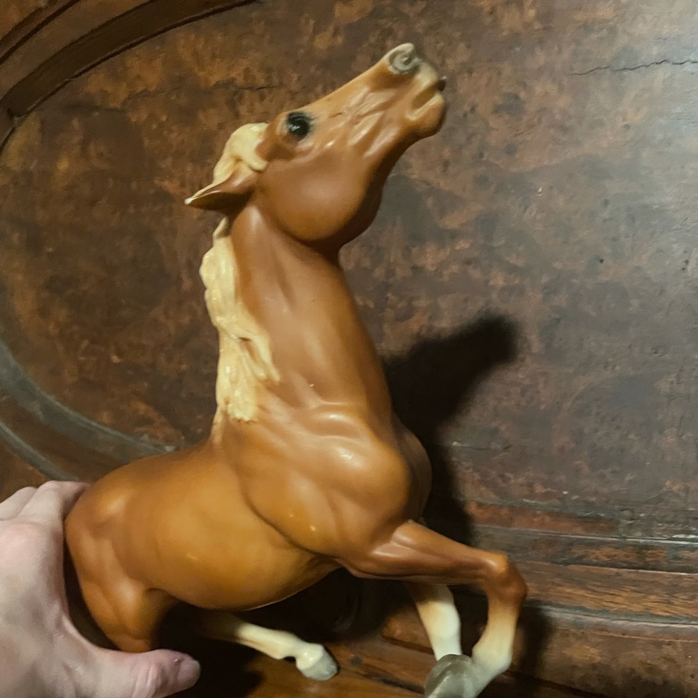 Breyer chestnut semi-rearing mustang